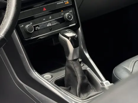 VOLKSWAGEN T-Cross 1.4 4P 250 TSI FLEX HIGHLINE AUTOM�TICO, Foto 8