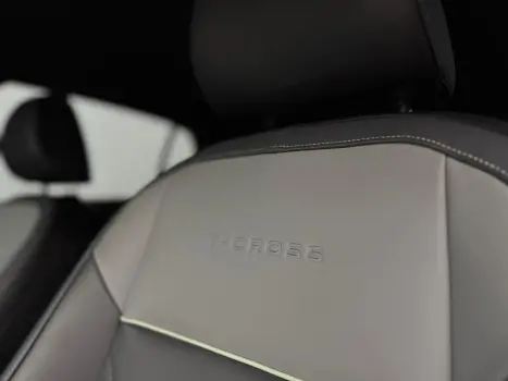 VOLKSWAGEN T-Cross 1.0 4P 200 TSI FLEX COMFORTLINE AUTOM�TICO, Foto 11