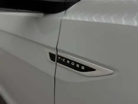 VOLKSWAGEN T-Cross 1.0 4P 200 TSI FLEX COMFORTLINE AUTOM�TICO, Foto 8