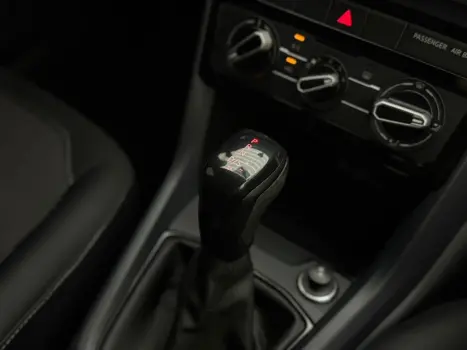 VOLKSWAGEN T-Cross 1.0 4P 200 TSI FLEX COMFORTLINE AUTOM�TICO, Foto 25