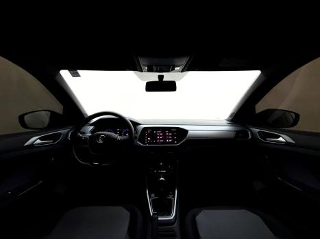 VOLKSWAGEN T-Cross 1.0 4P 200 TSI FLEX COMFORTLINE AUTOM�TICO, Foto 16