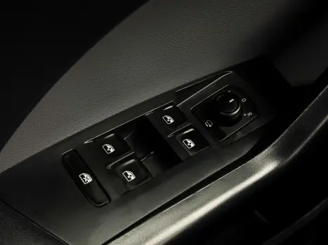 VOLKSWAGEN T-Cross 1.0 4P 200 TSI FLEX COMFORTLINE AUTOM�TICO, Foto 10