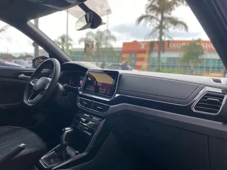 VOLKSWAGEN T-Cross 1.4 4P 250 TSI FLEX HIGHLINE AUTOM�TICO, Foto 8