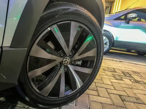 VOLKSWAGEN Taos 1.4 16V 4P FLEX 250 TSI COMFORTLINE AUTOM�TICO, Foto 18