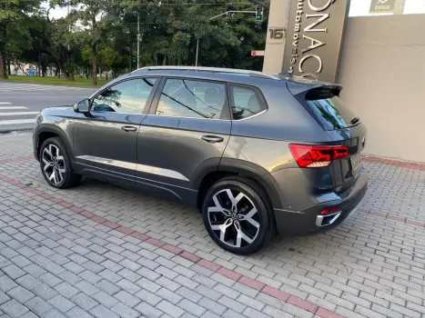VOLKSWAGEN Taos 1.4 16V 4P FLEX 250 TSI HIGHLINE AUTOM�TICO, Foto 4