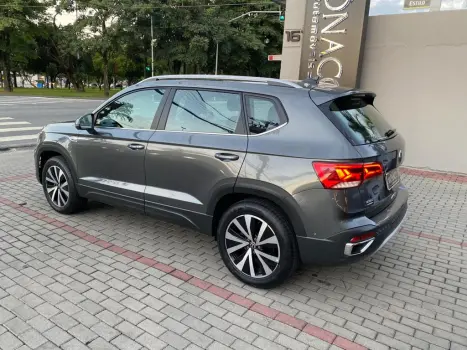 VOLKSWAGEN Taos 1.4 16V 4P FLEX 250 TSI HIGHLINE AUTOM�TICO, Foto 4