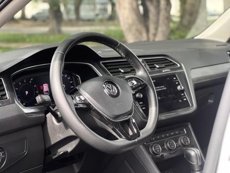 VOLKSWAGEN Tiguan 1.4 250 TSI TOTAL FLEX ALLSPACE COMFORTLINE TURBO AUTOMTICO TIPTRONIC, Foto 17