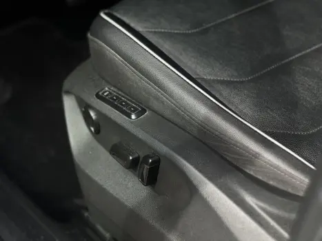 VOLKSWAGEN Tiguan 1.4 250 TSI TOTAL FLEX ALLSPACE COMFORTLINE TURBO AUTOMTICO TIPTRONIC, Foto 12