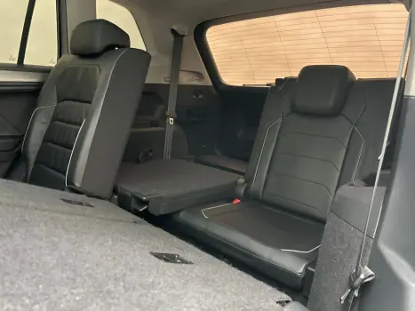 VOLKSWAGEN Tiguan 1.4 250 TSI TOTAL FLEX ALLSPACE COMFORTLINE TURBO AUTOM�TICO TIPTRONIC, Foto 6