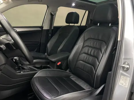 VOLKSWAGEN Tiguan 1.4 250 TSI TOTAL FLEX ALLSPACE COMFORTLINE TURBO AUTOM�TICO TIPTRONIC, Foto 7