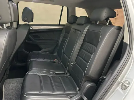 VOLKSWAGEN Tiguan 1.4 250 TSI TOTAL FLEX ALLSPACE COMFORTLINE TURBO AUTOM�TICO TIPTRONIC, Foto 8