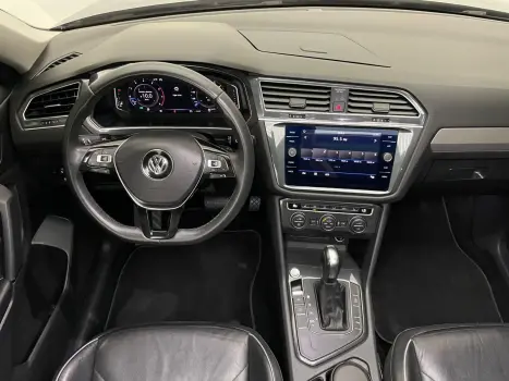 VOLKSWAGEN Tiguan 1.4 250 TSI TOTAL FLEX ALLSPACE COMFORTLINE TURBO AUTOM�TICO TIPTRONIC, Foto 16