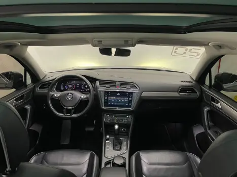 VOLKSWAGEN Tiguan 1.4 250 TSI TOTAL FLEX ALLSPACE COMFORTLINE TURBO AUTOM�TICO TIPTRONIC, Foto 17