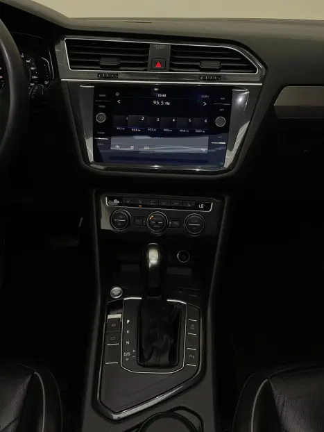 VOLKSWAGEN Tiguan 1.4 250 TSI TOTAL FLEX ALLSPACE COMFORTLINE TURBO AUTOM�TICO TIPTRONIC, Foto 21