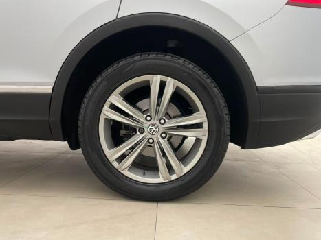 VOLKSWAGEN Tiguan 1.4 250 TSI TOTAL FLEX ALLSPACE COMFORTLINE TURBO AUTOM�TICO TIPTRONIC, Foto 7