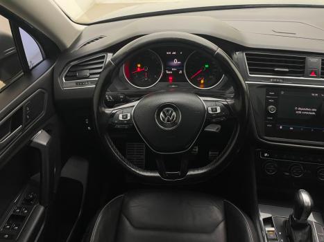 VOLKSWAGEN Tiguan 1.4 250 TSI TOTAL FLEX ALLSPACE COMFORTLINE TURBO AUTOM�TICO TIPTRONIC, Foto 18