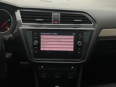 VOLKSWAGEN Tiguan 1.4 250 TSI TOTAL FLEX ALLSPACE COMFORTLINE TURBO AUTOM�TICO TIPTRONIC, Foto 21