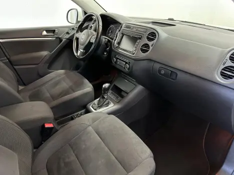 VOLKSWAGEN Tiguan 2.0 16V 4P TSI 4WD TURBO AUTOMÁTICO, Foto 10 VOLKSWAGEN Tiguan 2.0 16V 4P TSI 4WD TURBO AUTOMÁTICO, Foto 10