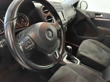 VOLKSWAGEN Tiguan 2.0 16V 4P TSI 4WD TURBO AUTOMÁTICO, Foto 6 VOLKSWAGEN Tiguan 2.0 16V 4P TSI 4WD TURBO AUTOMÁTICO, Foto 6