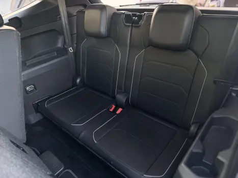 VOLKSWAGEN Tiguan 2.0 350 TSI TOTAL FLEX ALLSPACE R-LINE 4-MOTION TURBO AUTOM�TICO DSG, Foto 13