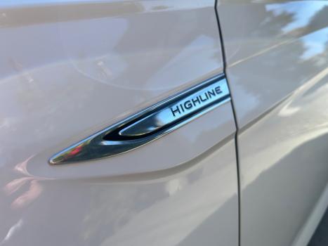 VOLKSWAGEN Virtus 1.0 4P 200 TSI FLEX HIGHLINE AUTOM�TICO, Foto 17