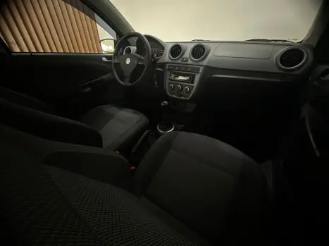 VOLKSWAGEN Voyage 1.6 4P COMFORTLINE FLEX, Foto 4