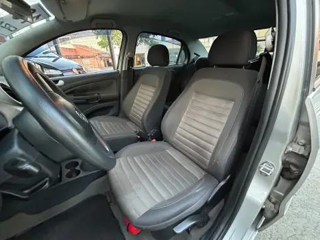 VOLKSWAGEN Voyage 1.6 4P COMFORTLINE FLEX, Foto 4