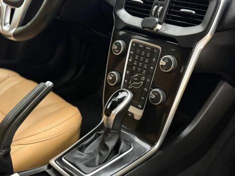 VOLVO V40 2.0 4P T4 MOMENTUM TURBO AUTOM�TICO, Foto 14