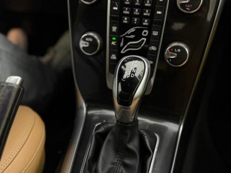 VOLVO V40 2.0 4P T4 MOMENTUM TURBO AUTOM�TICO, Foto 16