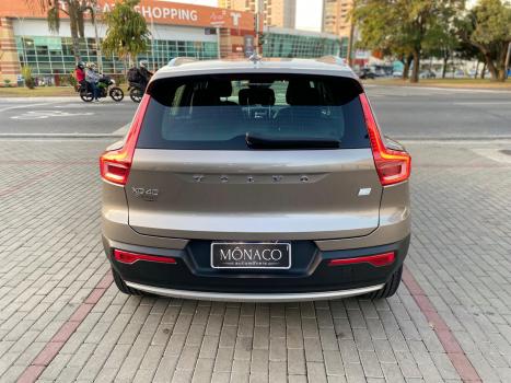 VOLVO XC40 1.5 16V 4P T5 RECHARGE HBRIDO MOMENTUM GEARTRONIC AUTOMTICO, Foto 3