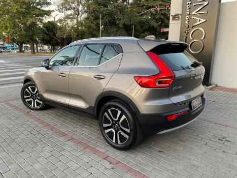 VOLVO XC40 1.5 16V 4P T5 RECHARGE HBRIDO MOMENTUM GEARTRONIC AUTOMTICO, Foto 5