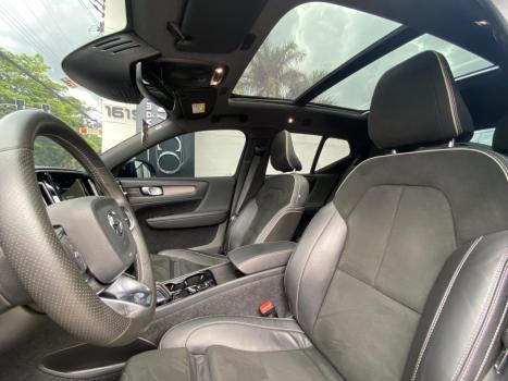 VOLVO XC40 1.5 16V 4P T5 RECHARGE HBRIDO R-DESIGN GEARTRONIC AUTOMTICO, Foto 6