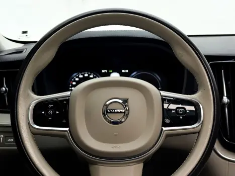 VOLVO XC60 2.0 16V 4P T8 HYBRID INSCRIPTION AWD GEARTRONIC AUTOM�TICO, Foto 8