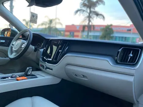 VOLVO XC60 2.0 16V 4P T8 HYBRID MOMENTUM AWD GEARTRONIC AUTOM�TICO, Foto 9