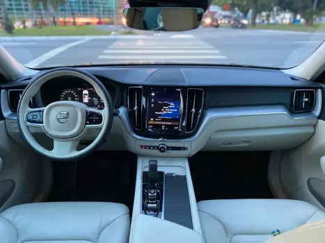 VOLVO XC60 2.0 16V 4P T8 HYBRID MOMENTUM AWD GEARTRONIC AUTOM�TICO, Foto 11