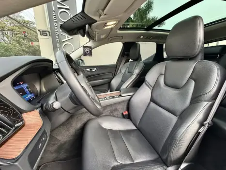 VOLVO XC60 2.0 16V 4P T8 RECHARGE HÍBRIDO PLUS AWD TURBO GEARTRONIC AUTOMÁTICO, Foto 6