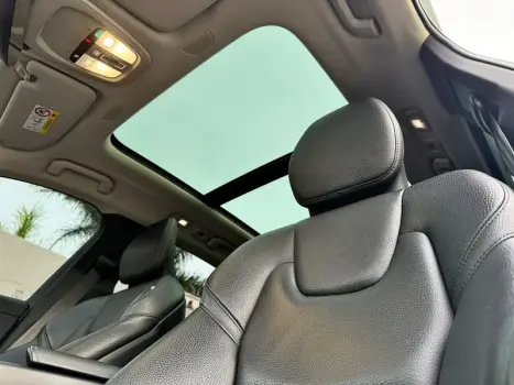 VOLVO XC60 2.0 16V 4P T8 RECHARGE HÍBRIDO PLUS AWD TURBO GEARTRONIC AUTOMÁTICO, Foto 7