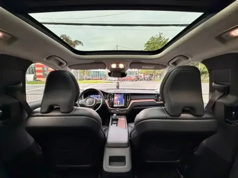 VOLVO XC60 2.0 16V 4P T8 RECHARGE HÍBRIDO PLUS AWD TURBO GEARTRONIC AUTOMÁTICO, Foto 10