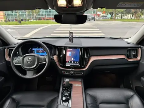 VOLVO XC60 2.0 16V 4P T8 RECHARGE HÍBRIDO PLUS AWD TURBO GEARTRONIC AUTOMÁTICO, Foto 11