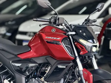 YAMAHA FZ 15 Fazer ABS, Foto 2