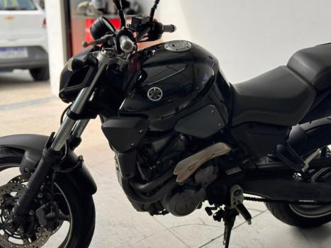 YAMAHA MT-03 660 , Foto 2