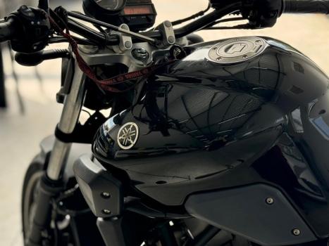 YAMAHA MT-03 660 , Foto 3
