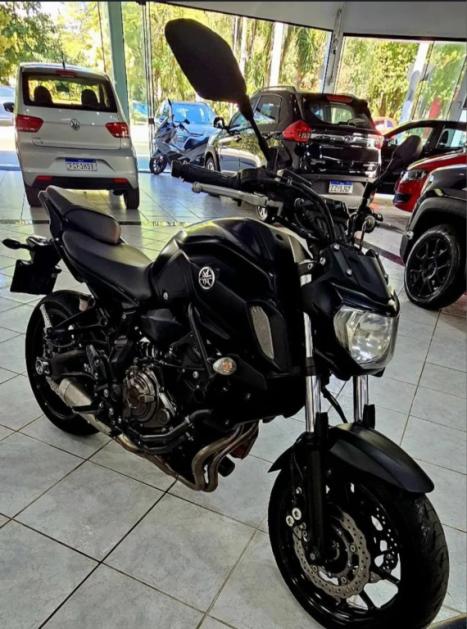 YAMAHA MT-07 700 ABS, Foto 1