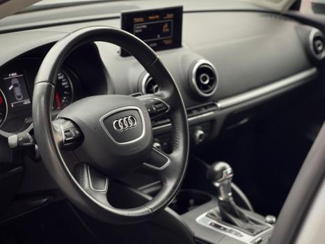 AUDI A3 1.8 4P, Foto 2