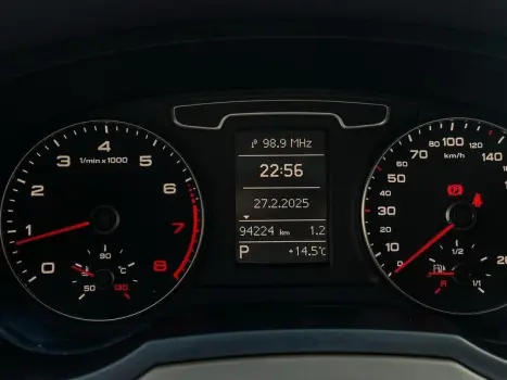 AUDI Q3 2.0 4P TFSI AMBIENTE QUATTRO S-TRONIC AUTOMTICO, Foto 9