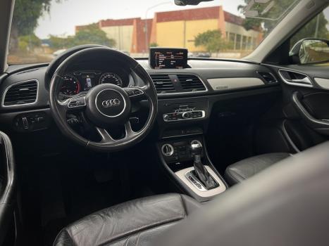 AUDI Q3 2.0 4P TFSI AMBIENTE QUATTRO S-TRONIC AUTOMTICO, Foto 2