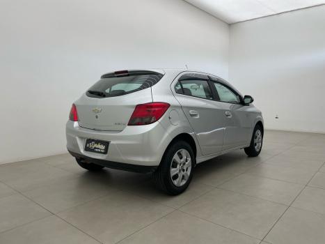 CHEVROLET Onix Hatch 1.4 4P FLEX LT, Foto 4