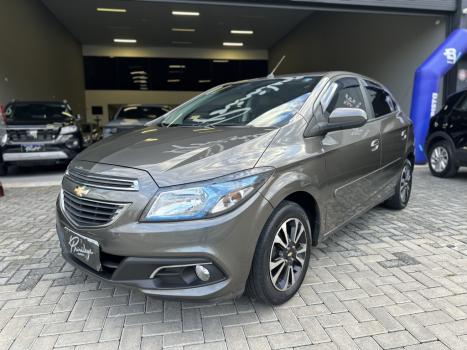 CHEVROLET Onix Hatch 1.4 4P FLEX LTZ, Foto 4