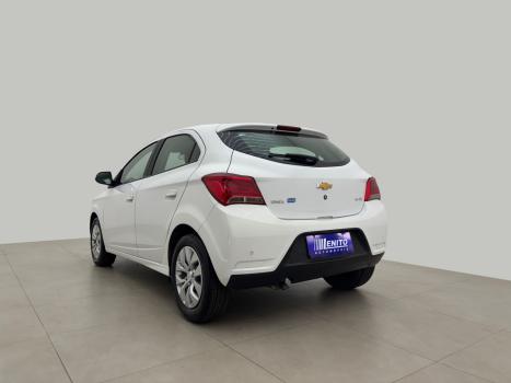 CHEVROLET Onix Hatch 1.4 4P FLEX LT, Foto 4