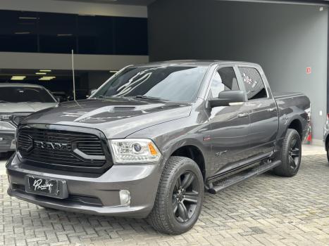 DODGE Ram 5.7 V8 32V 4P HEMI LARAMIE NIGHT EDITION 4X4 AUTOMTICO, Foto 3